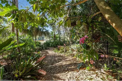 10071 Strike Ln, Bonita Springs, FL 34135 - Photo 29