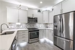 7717 Jacaranda Ln, Naples, FL 34114 - Photo 3