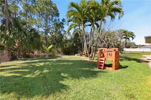 267 Cypress Way W, Naples, FL 34110 - Photo 43