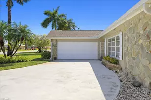 267 Cypress Way W, Naples, FL 34110 - Photo 3