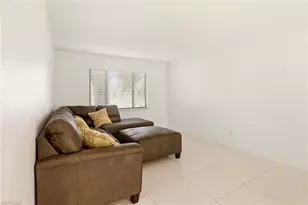 1450 Green Valley Cir, Naples, FL 34104 - Photo 7