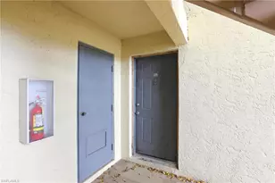 1450 Green Valley Cir, Naples, FL 34104 - Photo 5