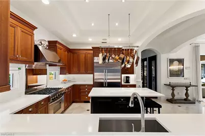 2892 Tiburon Blvd E, Naples, FL 34109 - Photo 7