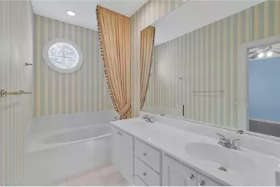 3484 Islandwalk Cir, Naples, FL 34119 - Photo 19