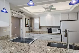 300 Park Shore Dr, Naples, FL 34103 - Photo 21