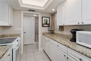 300 Park Shore Dr, Naples, FL 34103 - Photo 19