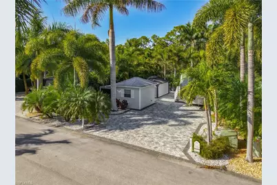 10067 Ramblewood Ct, Fort Myers, FL 33905 - Photo 7