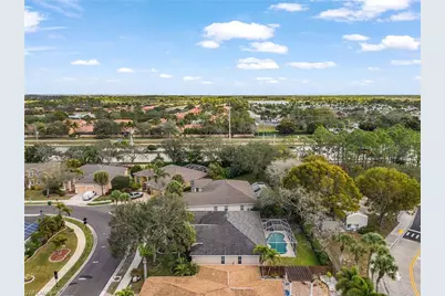 347 Burnt Pine Dr, Naples, FL 34119 - Photo 5