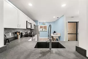 11921 Seabreeze Cove Ln, Fort Myers, FL 33908 - Photo 13