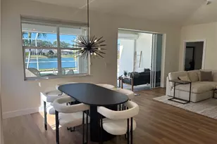 430 Crossfield Cir, Naples, FL 34104 - Photo 11