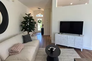 430 Crossfield Cir, Naples, FL 34104 - Photo 5