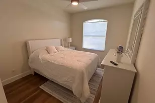 430 Crossfield Cir, Naples, FL 34104 - Photo 15