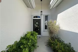 430 Crossfield Cir, Naples, FL 34104 - Photo 3