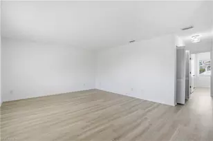 4607 Bayshore Dr, Naples, FL 34112 - Photo 9