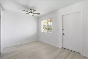 4607 Bayshore Dr, Naples, FL 34112 - Photo 5