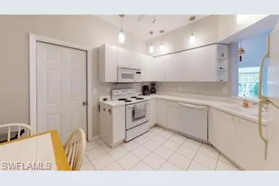 529 Windsor Sq #101, Naples, FL 34104 - Photo 5