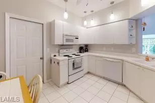 529 Windsor Sq, Naples, FL 34104 - Photo 5