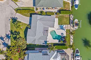 2175 Shad Ct, Naples, FL 34102 - Photo 7