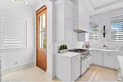 901 10th Ave S, Naples, FL 34102 - Photo 3