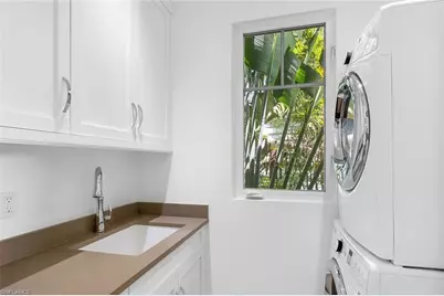 1021 6th St S, Naples, FL 34102 - Photo 23