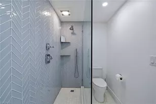 400 Park Shore Dr, Naples, FL 34103 - Photo 27