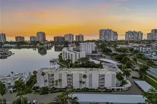 400 Park Shore Dr, Naples, FL 34103 - Photo 45