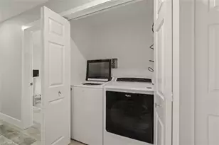 585 E Gulf Dr, Sanibel, FL 33957 - Photo 23