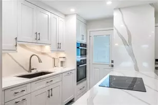 1021 3rd St S, Naples, FL 34102 - Photo 5