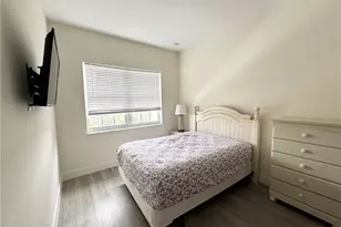 15901 Royal Pointe Ln, Fort Myers, FL 33908 - Photo 9