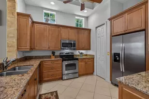 5757 Mango Cir, Naples, FL 34110 - Photo 5