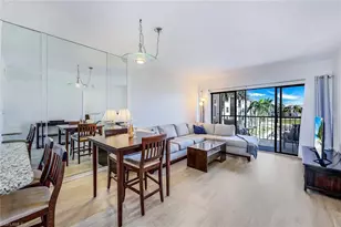 803 River Point Dr, Naples, FL 34102 - Photo 7