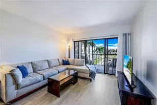 803 River Point Dr, Naples, FL 34102 - Photo 9