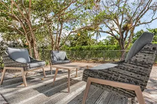 1011 11th St N, Naples, FL 34102 - Photo 13