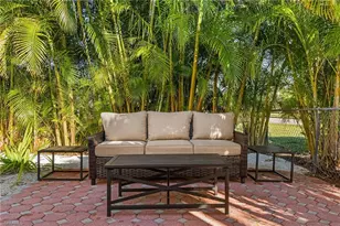 1011 11th St N, Naples, FL 34102 - Photo 21