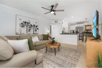 1011 11th St N, Naples, FL 34102 - Photo 3