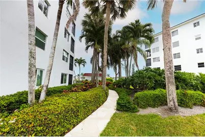 37 High Point Cir E #209, Naples, FL 34103 - Photo 19