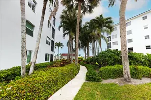 37 High Point Cir E, Naples, FL 34103 - Photo 19