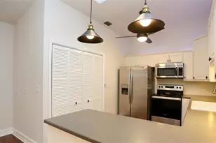 1046 Oak Forest Dr, Naples, FL 34104 - Photo 23