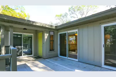 1046 Oak Forest Dr, Naples, FL 34104 - Photo 11