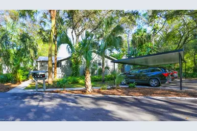 1046 Oak Forest Dr, Naples, FL 34104 - Photo 7