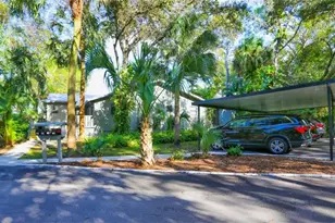 1046 Oak Forest Dr, Naples, FL 34104 - Photo 7