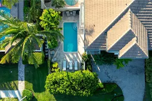 1104 6th St S, Naples, FL 34102 - Photo 13