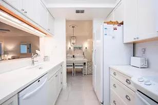 5818 Glencove Dr, Naples, FL 34108 - Photo 7