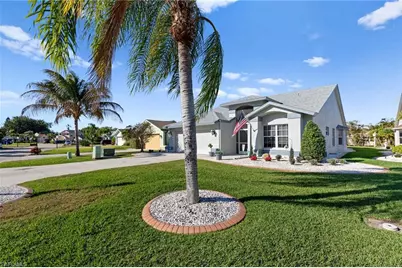 18048 Horseshoe Bay Cir, Fort Myers, FL 33967 - Photo 3