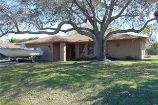 82 Johnnycake Dr, Naples, FL 34110 - Photo 1