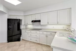 4251 Gulf Shore Blvd N, Naples, FL 34103 - Photo 11