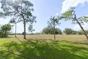 217 Marseille Dr, Naples, FL 34112 - Photo 25