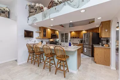 2442 Outrigger Ln, Naples, FL 34104 - Photo 9
