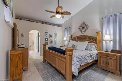 2442 Outrigger Ln, Naples, FL 34104 - Photo 21