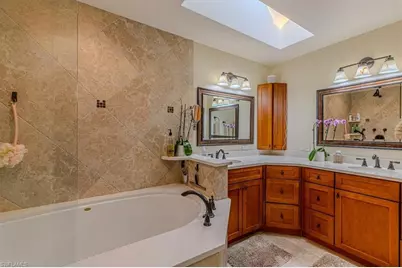 2442 Outrigger Ln, Naples, FL 34104 - Photo 19